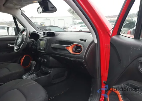 2018 Jeep Renegade Upland Edition 4X4 из США, поврежденный, VIN ZACCJBABXJPH84219